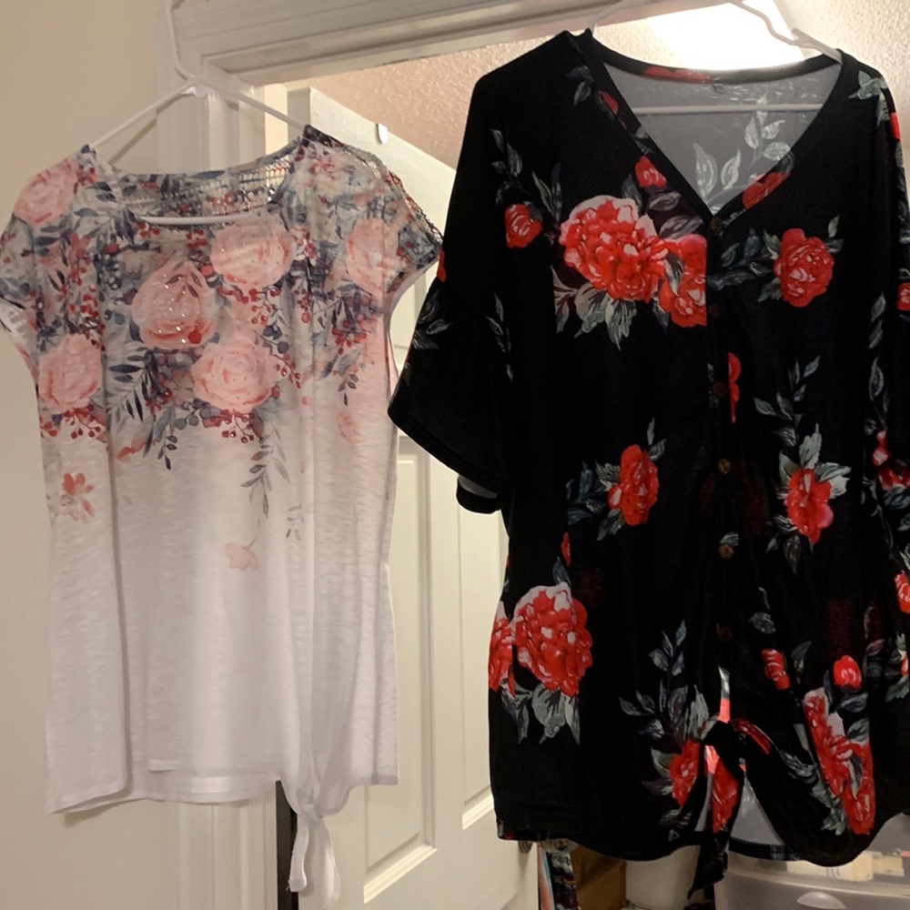 🚨 FINAL SALE 🚨 Super cute top bundle ❤️ - gently used!